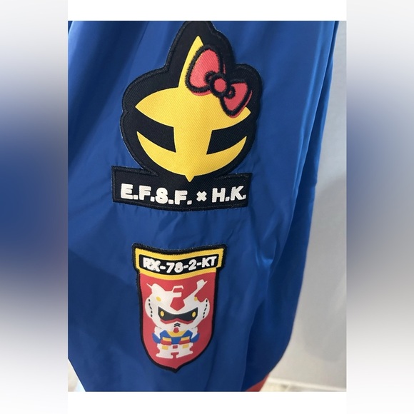 Hello Kitty X atsuko Gundam Sanrio Red Blue Bomber Medium *flaw* Read* - Picture 4 of 11